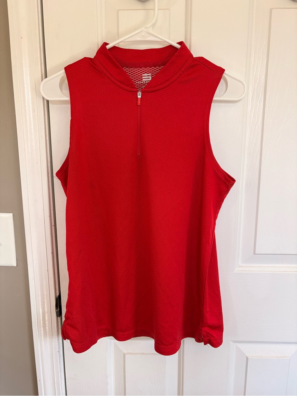 EUC Women’s Sleeveless Red Zip-Front Active Top Size M